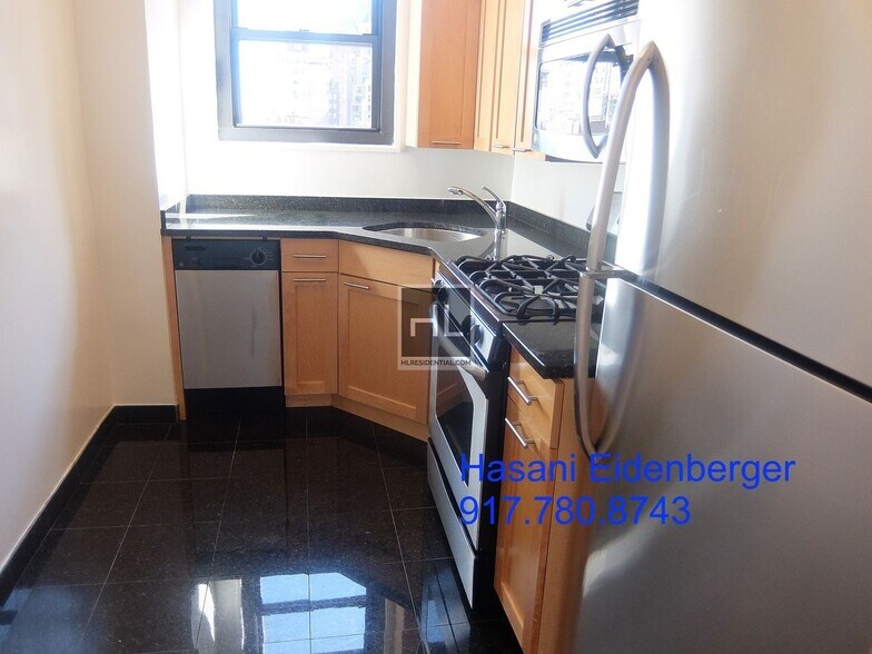 Primary Photo - EAST 49 STREET