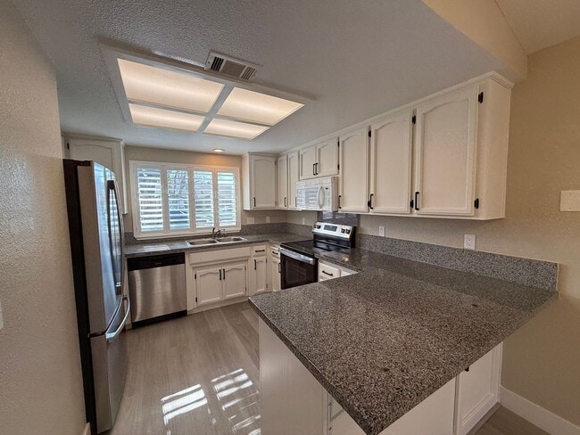 Building Photo - Newly updated 3-bedroom single story home!