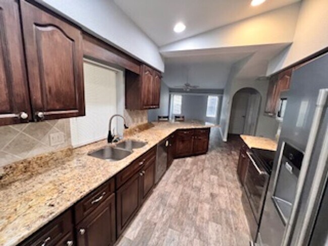 Building Photo - Annual DEEP CREEK Rental - 3/2/2