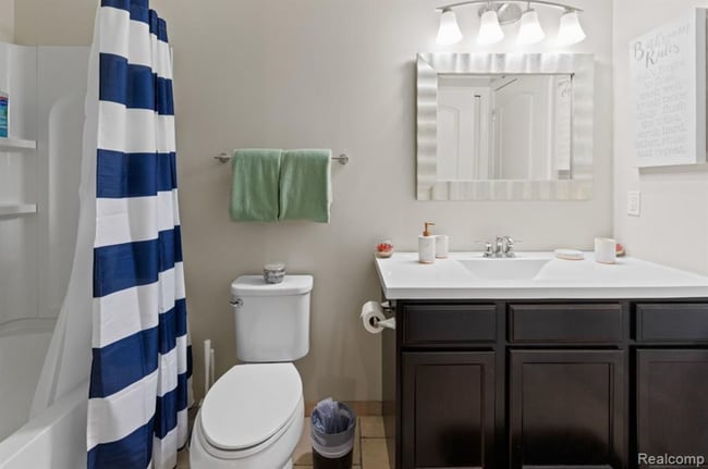 Building Photo - 701 E Kirby St