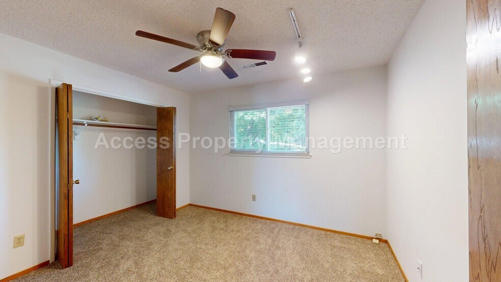 Building Photo - 3355 San Fernando Ct