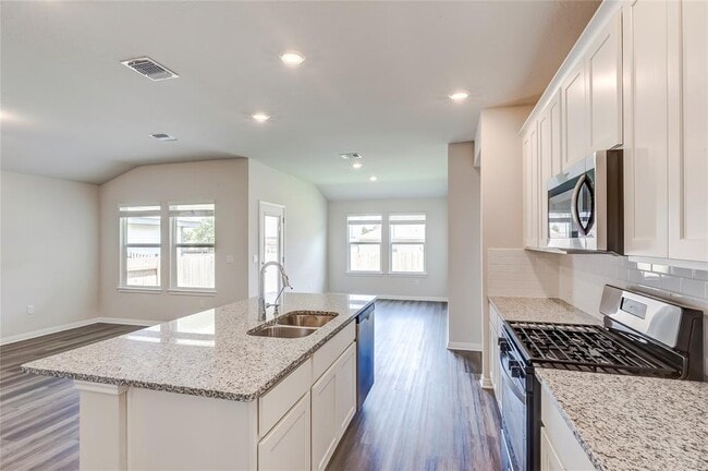 Building Photo - 4905 Hazelnut Ln