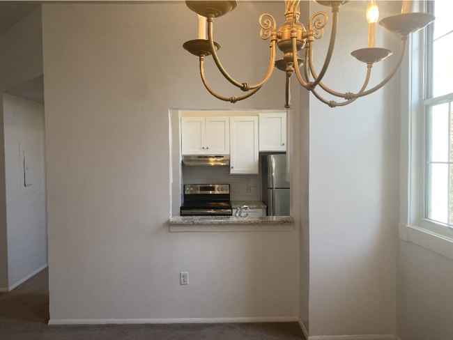 Building Photo - 917 Columbia Ave