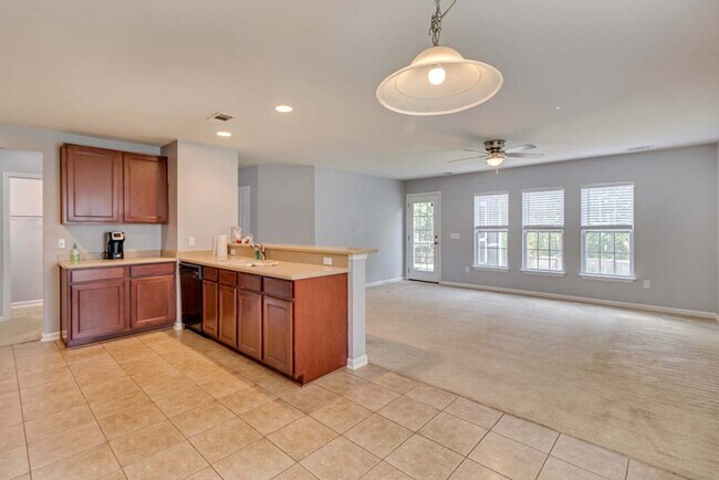 Building Photo - 47 Glenwood Ct