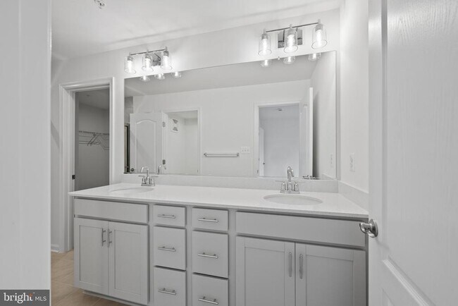 Building Photo - 9942 -A Count Fleet Cres