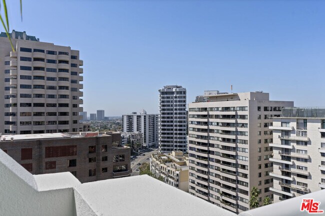 Building Photo - 10520 Wilshire Blvd