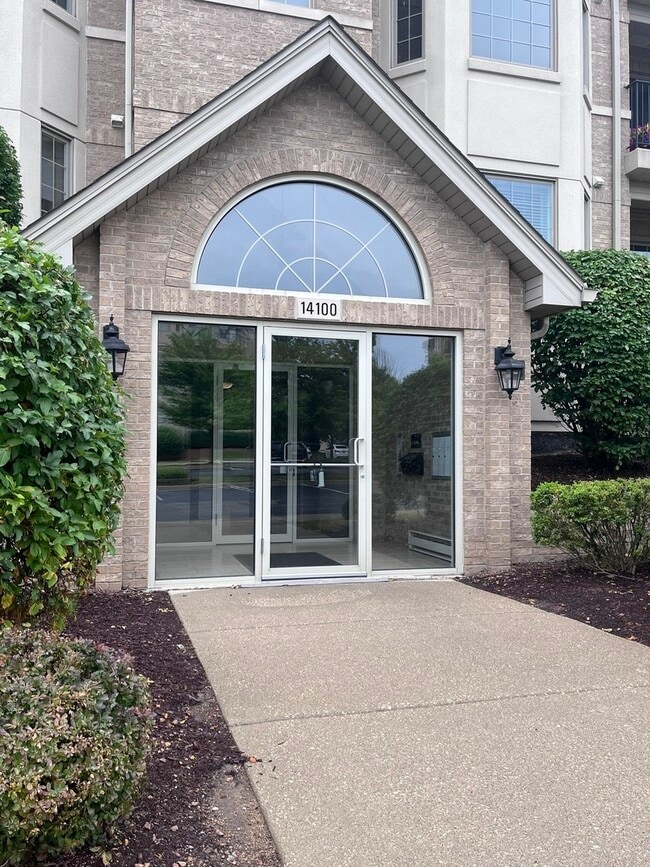 Building Photo - 14100 Sheffield Dr