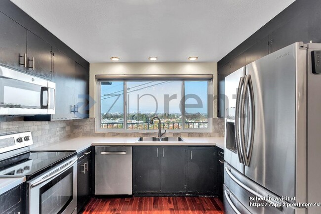 Building Photo - 341 Malcolm Ave