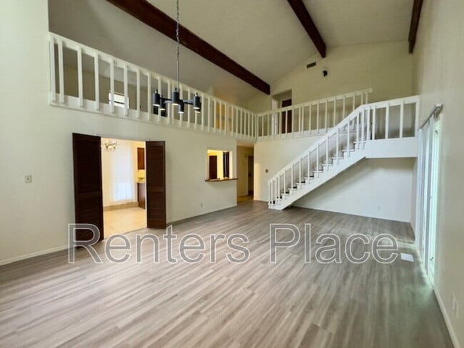 Building Photo - 6003 S Marion Ave