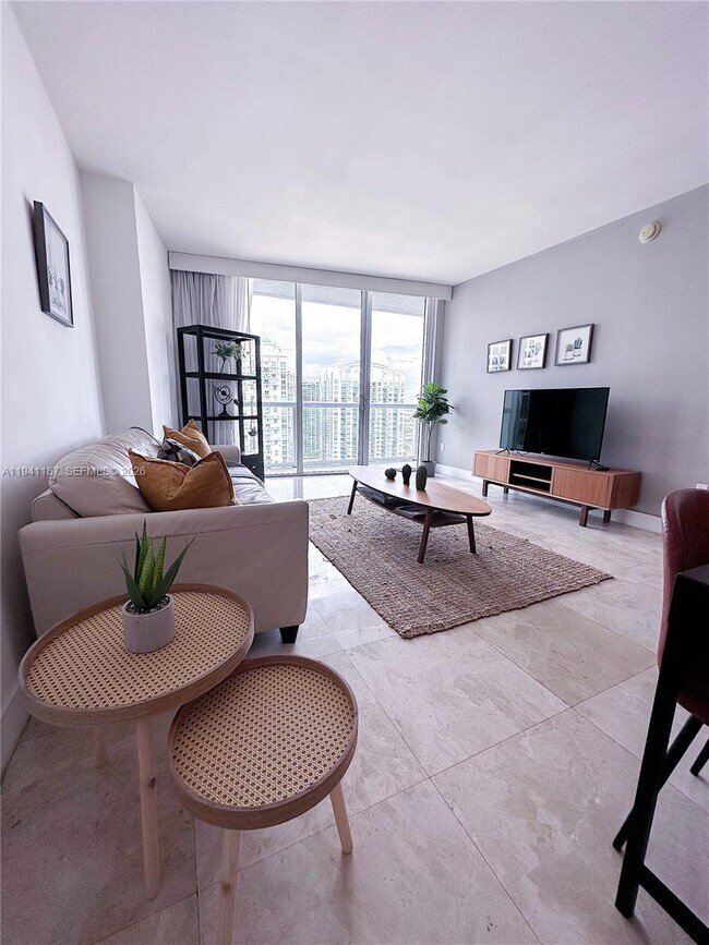 Building Photo - 485 Brickell Ave