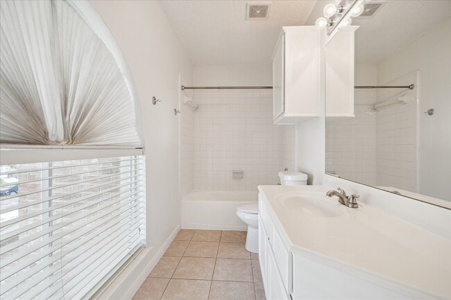 Building Photo - 12831 Dove Point Ln