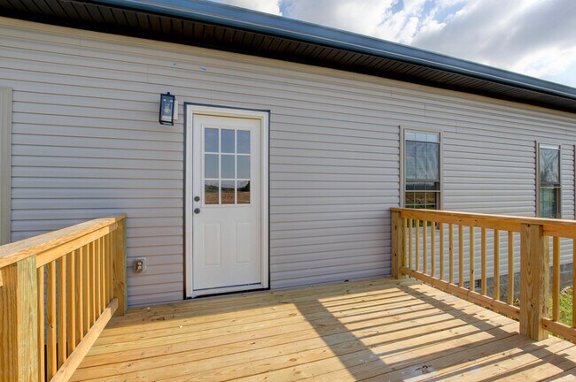 Building Photo - 102 Riverbend Dr
