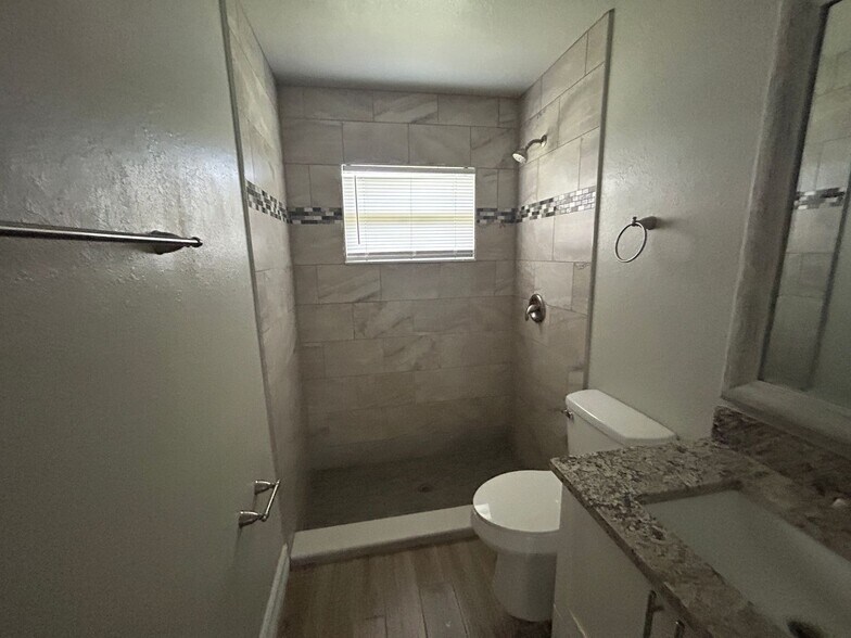 Building Photo - Coming  Soon Stunning  3 bedroom 2 bathroom single family home.