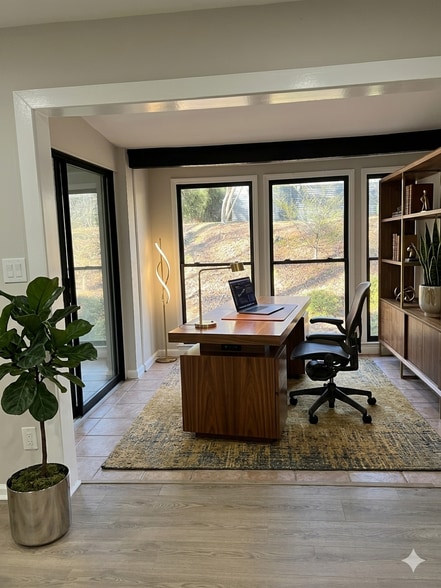 SunRoom/Office-Virtually Staged - 67 Forrest Pl