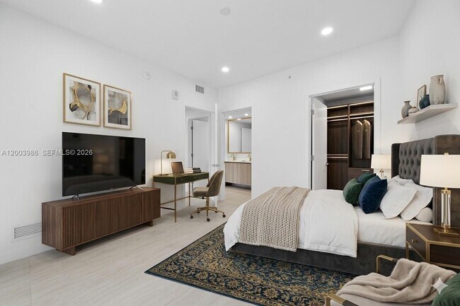 Building Photo - 77 SE 5th St