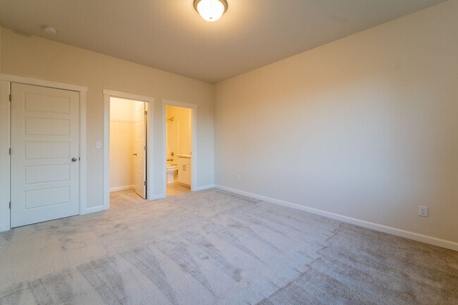 Building Photo - 4 Bed/3.5 Bath in Gig Harbor WA