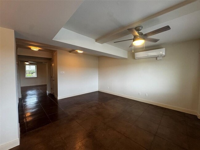 Building Photo - 1216 W 22nd St