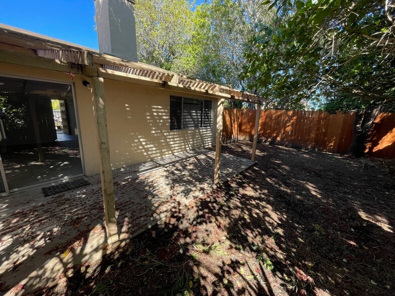 Building Photo - 7369 Elmhurst Pl