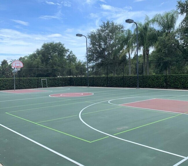 Building Photo - Lake Nona 3 Bedroom 3 Bath Townhouse in Vi...