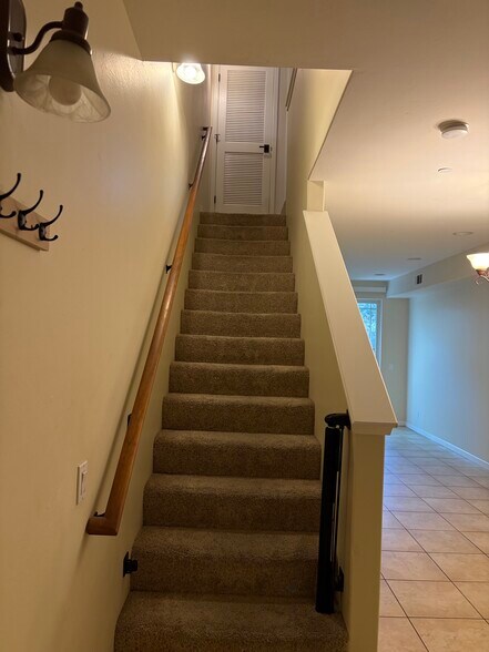 Building Photo - 345 Kellogg Way