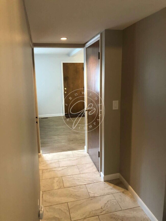 Building Photo - Beautiful 4-Bedroom Home in Lincoln Wood –...