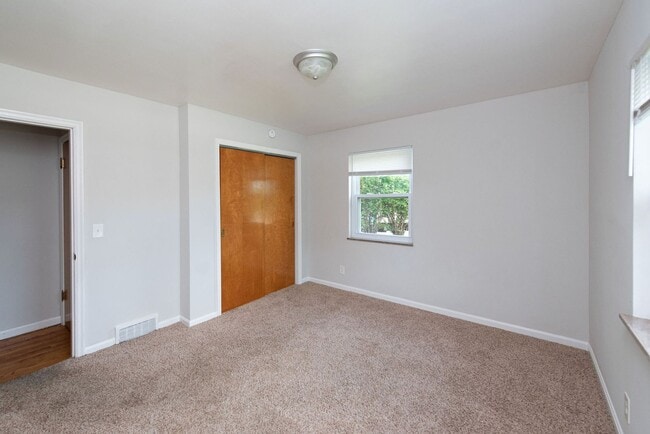 Building Photo - WESTWOOD-4 BEDROOM 2 BATH WITH OPEN FLOOR ...