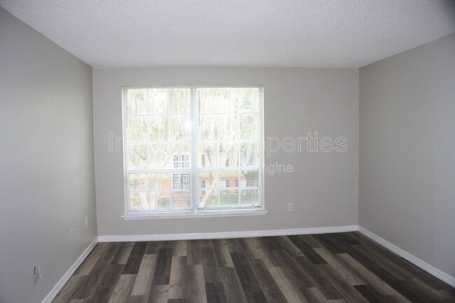 Building Photo - 4176 Versailles Dr