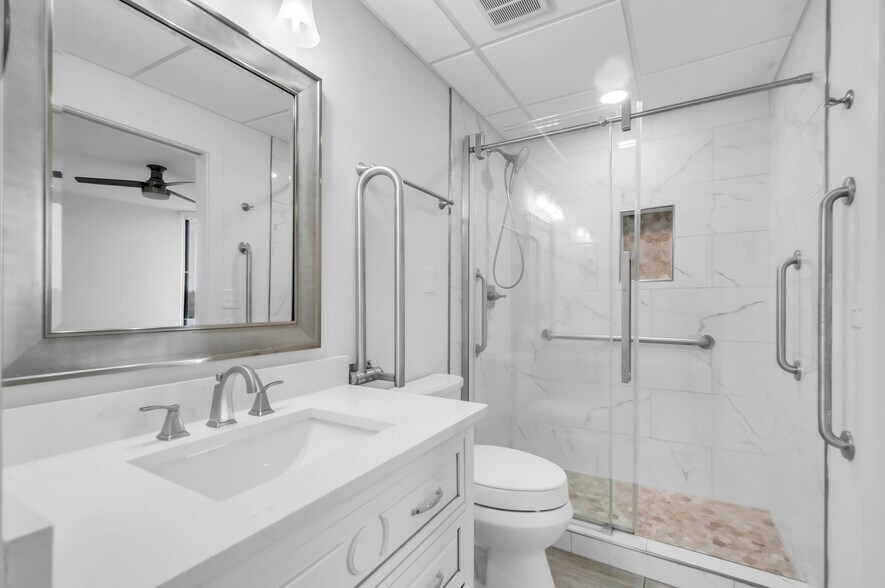 Building Photo - 6666 Brookmont Ter