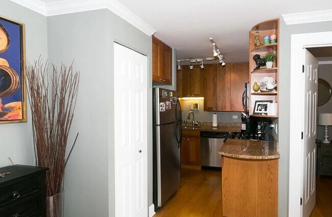 Building Photo - Sheridan