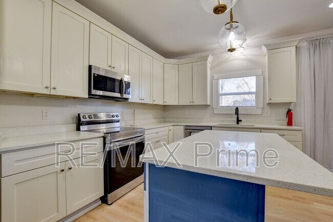 Building Photo - 8028 Glade Rd