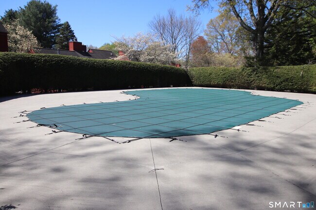 Building Photo - 53 Hollister Way N