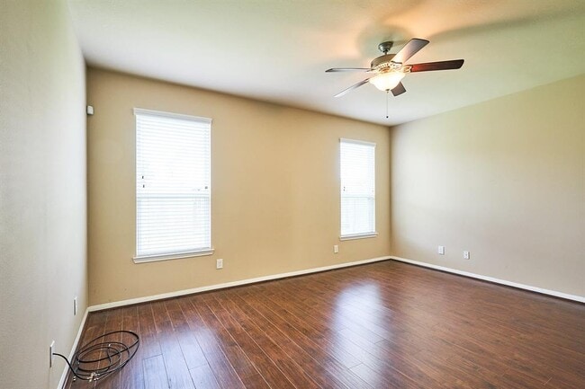 Building Photo - 1218 Maple Ace Dr