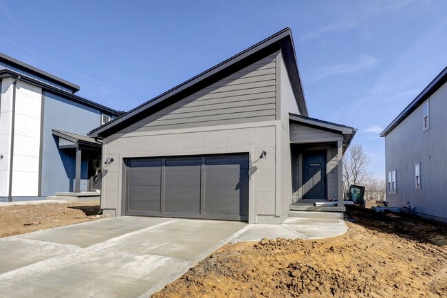 Primary Photo - {18021} Southpointe Ranch + Finished Basem...
