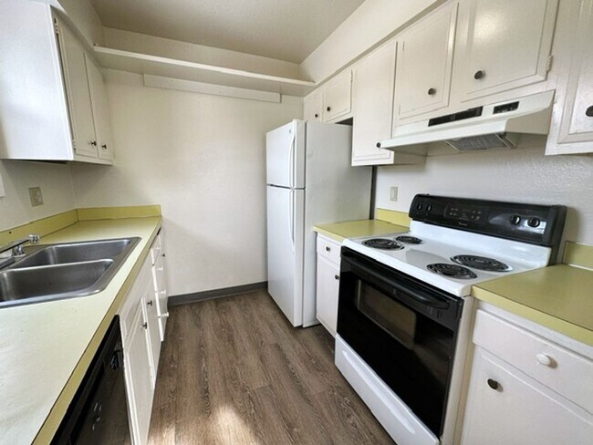 Building Photo - 2852 Telequana Dr