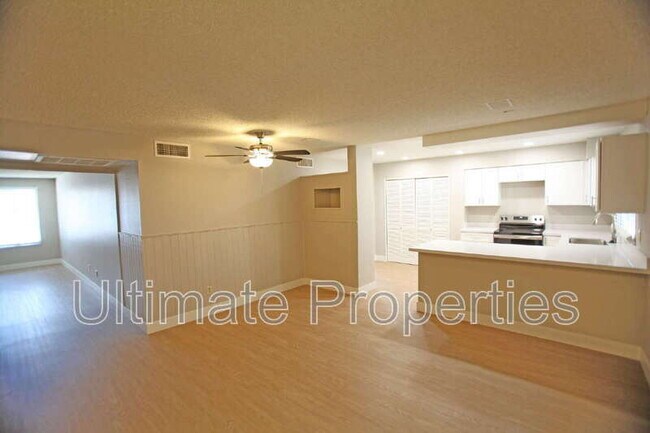 Building Photo - 10825 N 45th Ln