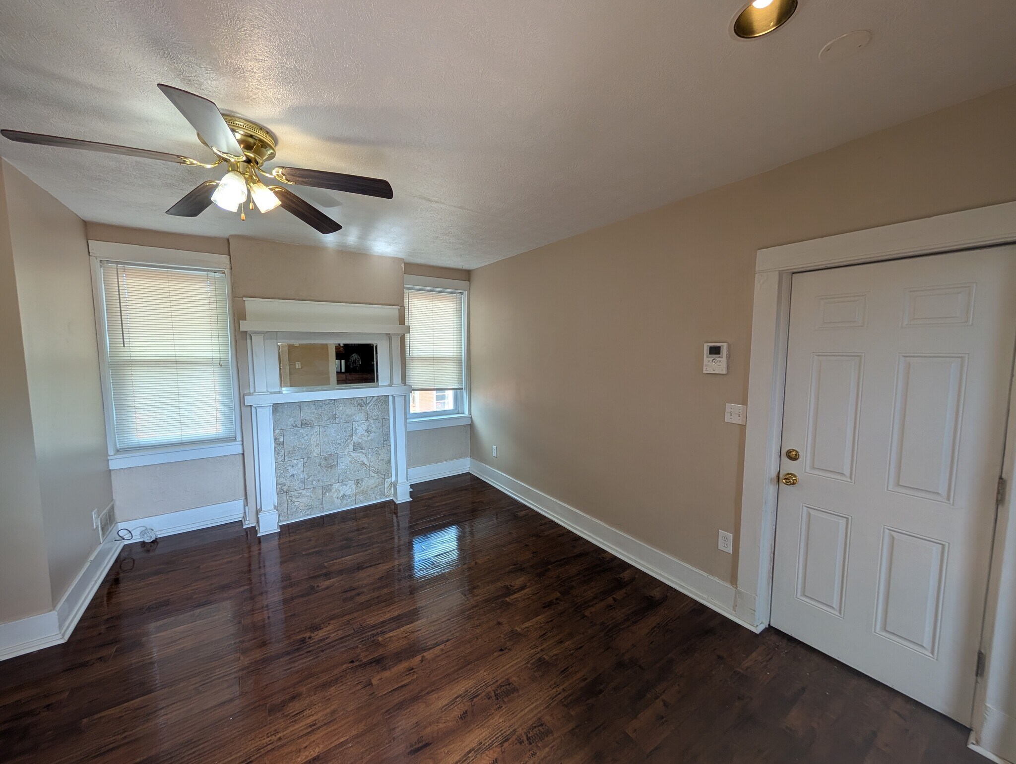 Living Room - 250 36th St
