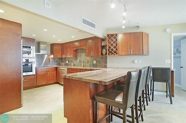 Building Photo - 2800 N Ocean Dr