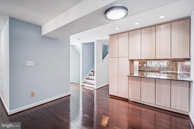 Building Photo - 8934 Battery Pl