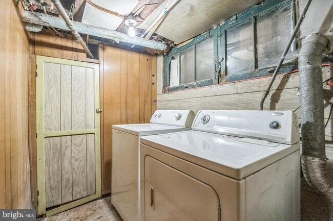 Building Photo - 415 Rector St