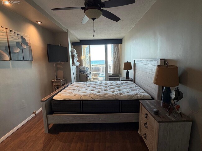 Building Photo - 830 Shore 2O