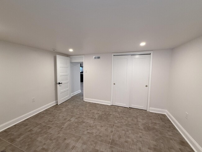 Building Photo - 102 S Raleigh Ave