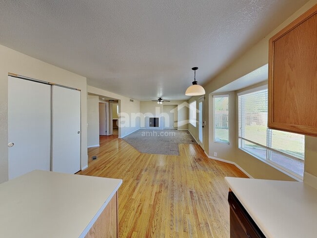 Building Photo - 15625 E 99th Ave