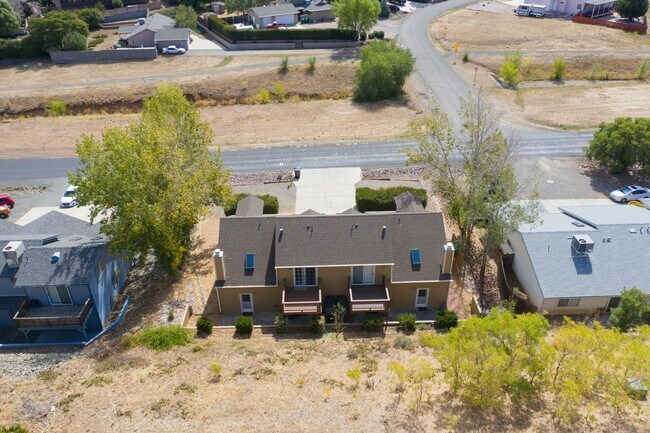 Building Photo - 9100 E Lakeshore Dr