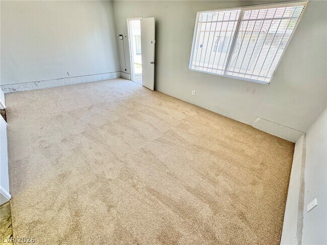 Building Photo - 2913 Colanthe Ave