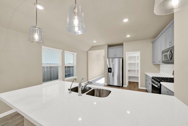 Building Photo - 5814 Linda Cv Ln
