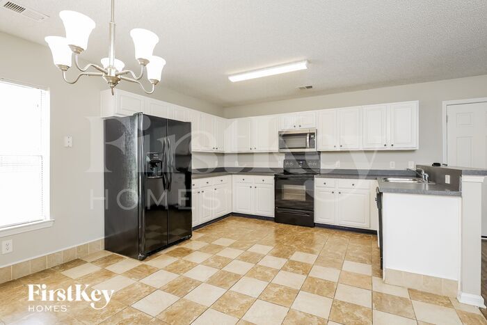 Building Photo - 1000 Golden Aspen Dr