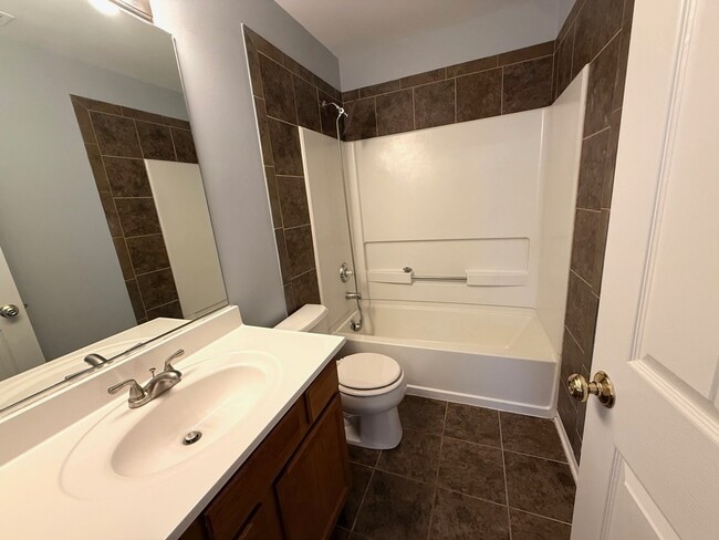 Building Photo - 2279 Reflections Dr