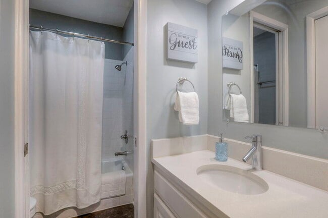 Building Photo - 8327 Lowell Ave