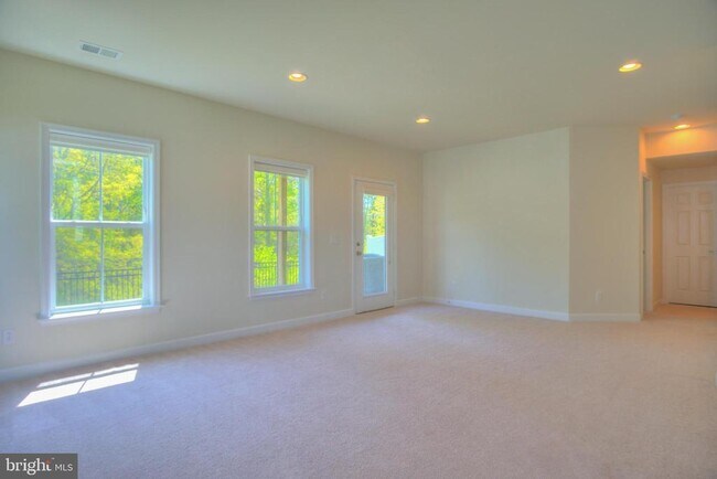Building Photo - 42629 Oak Pk Sq