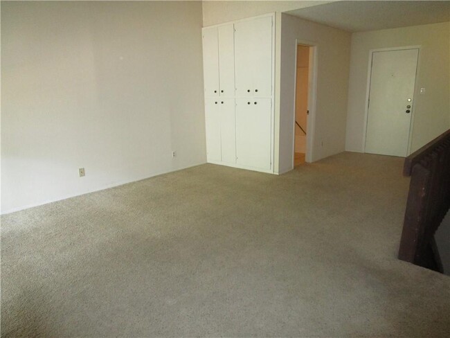Building Photo - 630 Maiden Ln